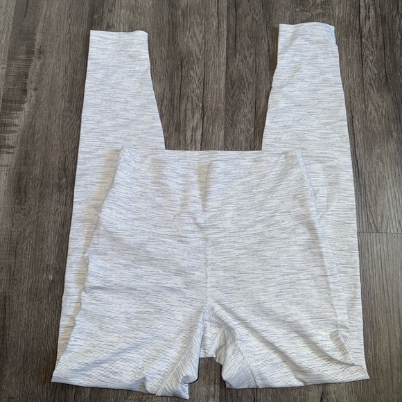 Lululemon Wunder Under High-Rise Tight
25" Luxtreme size 6 - Picture 7 of 8